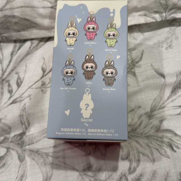 Exciting Macaron Vinyl Face Figure- toffee - Picture 3 of 4